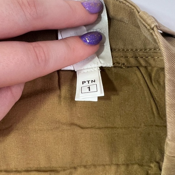 Banana Republic Authentic Chino Flat Front Short - whiskey, size 12 - Picture 6 of 12